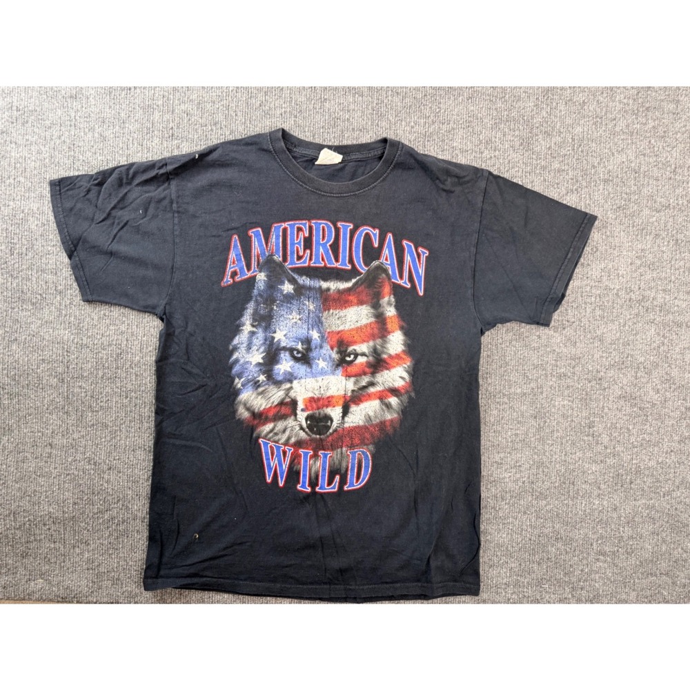 Fruit of the Loom Mens M Black Cotton American Wild Wolf Flag Graphic Tee Y2K